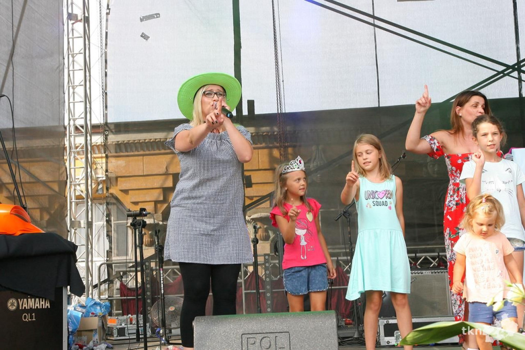 Dni Końskich 2018: Mnóstwo osób przyszło na koncert Ani Dąbrowskiej [Fotogaleria]