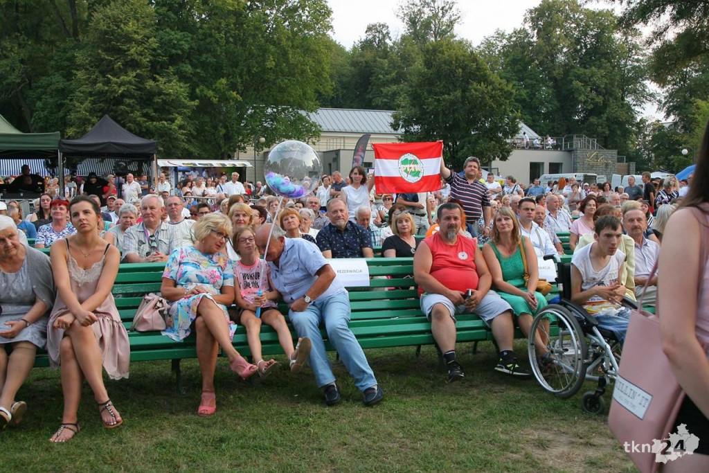 Dni Końskich 2018: Mnóstwo osób przyszło na koncert Ani Dąbrowskiej [Fotogaleria]