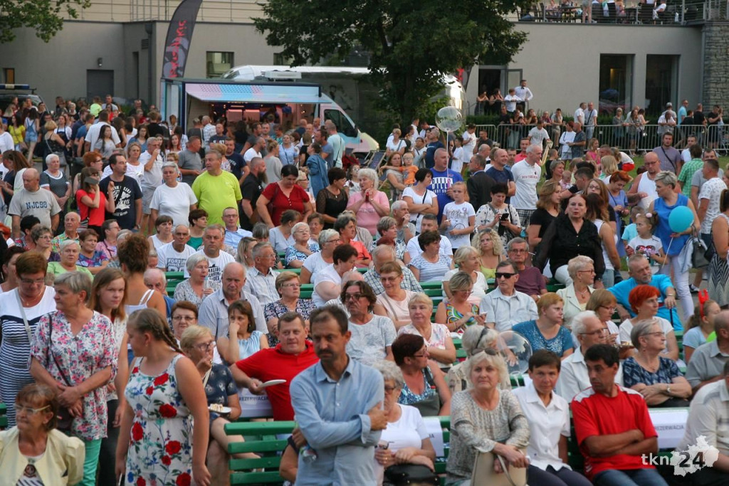 Dni Końskich 2018: Mnóstwo osób przyszło na koncert Ani Dąbrowskiej [Fotogaleria]