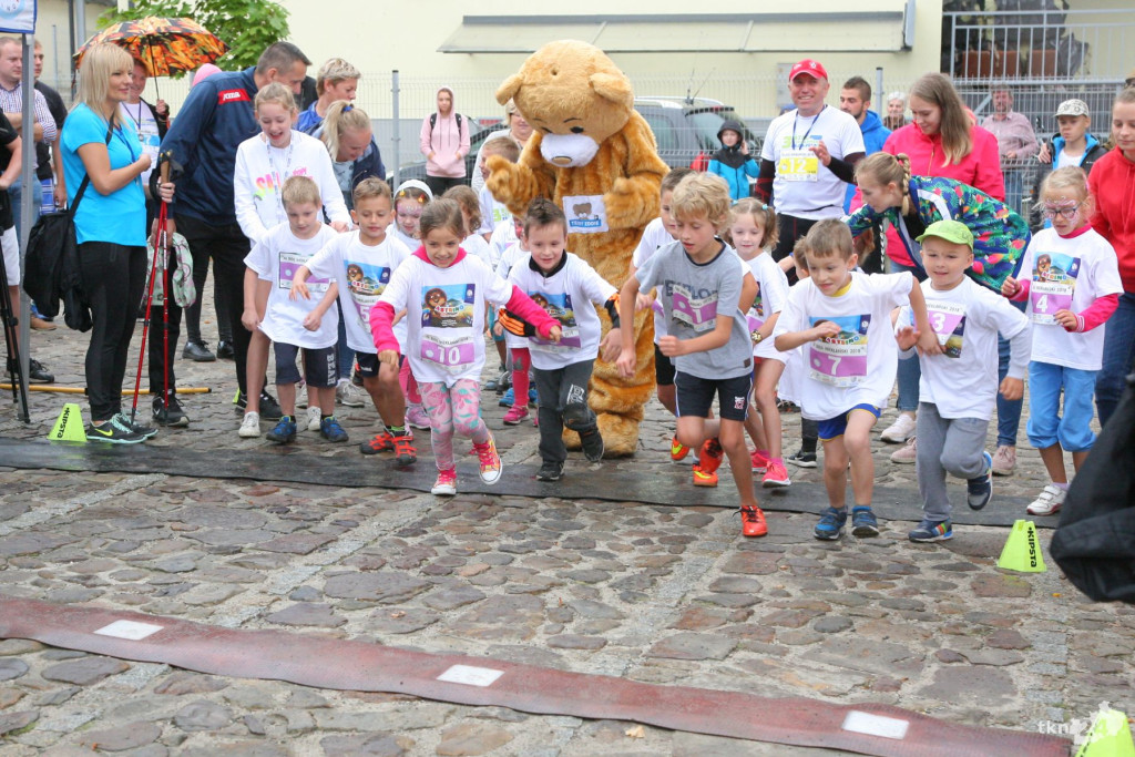 Bieg Niekłański i Niekłaniada mimo deszczu z dużym zainteresowaniem [Fotorelacja]