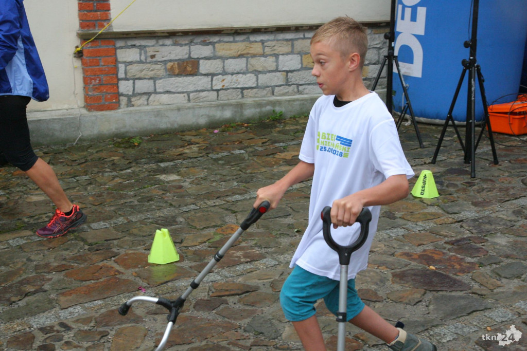 Bieg Niekłański i Niekłaniada mimo deszczu z dużym zainteresowaniem [Fotorelacja]