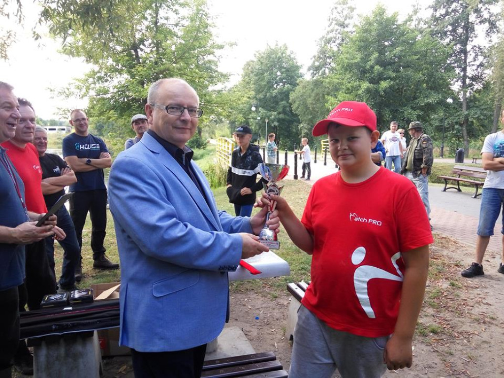Wędkarze rywalizowali o Puchar Burmistrza [wideo, zdjęcia]