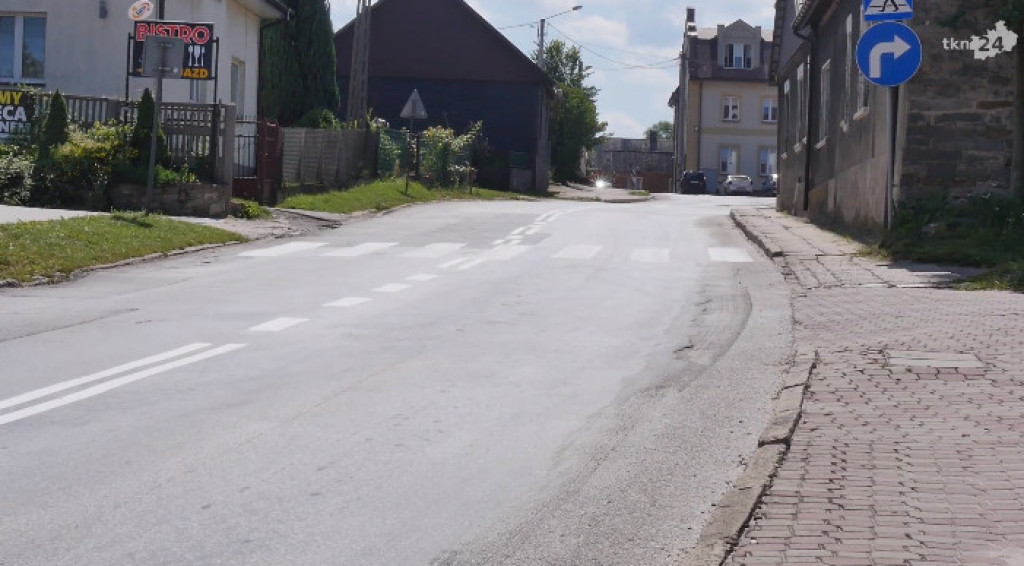 Gowarczów: Kosmiczne pieniądze za chodnik i remont fragmentu Warszawskiej