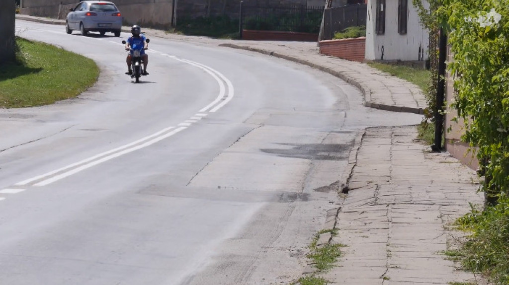 Gowarczów: Kosmiczne pieniądze za chodnik i remont fragmentu Warszawskiej