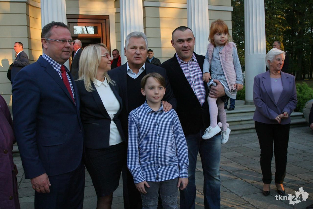 Prezydent Kwaśniewski w Końskich. Relacja wideo