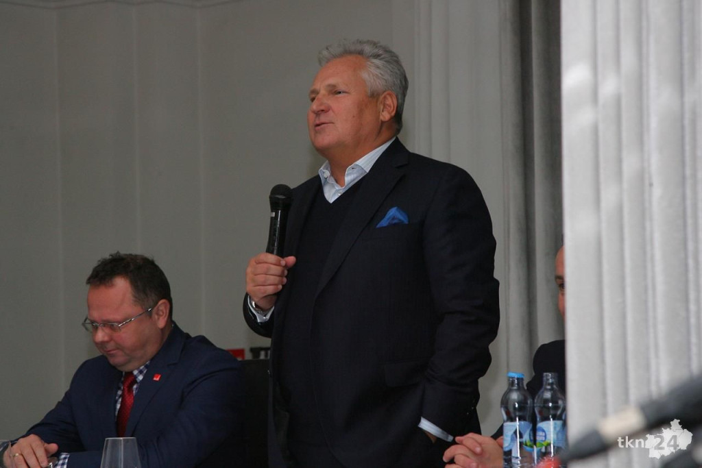 Prezydent Kwaśniewski w Końskich. Relacja wideo