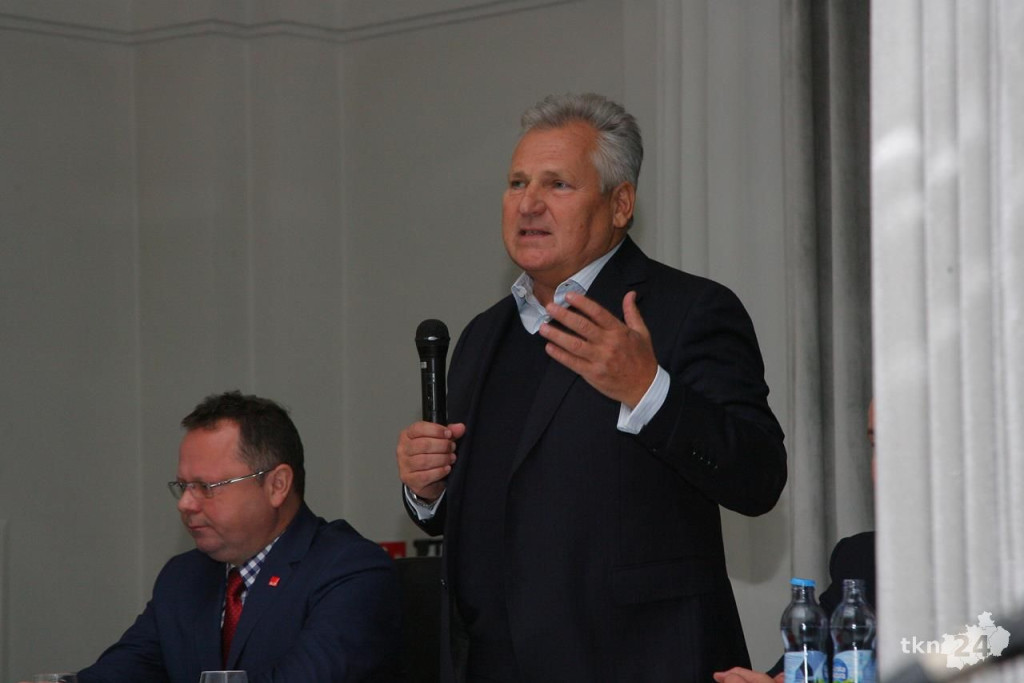 Prezydent Kwaśniewski w Końskich. Relacja wideo