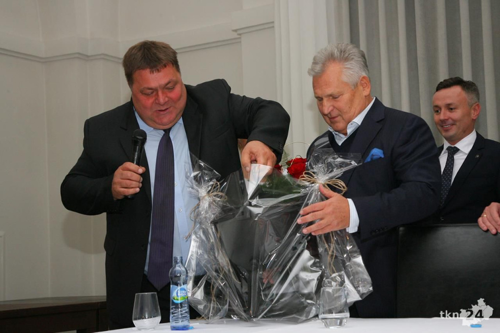 Prezydent Kwaśniewski w Końskich. Relacja wideo