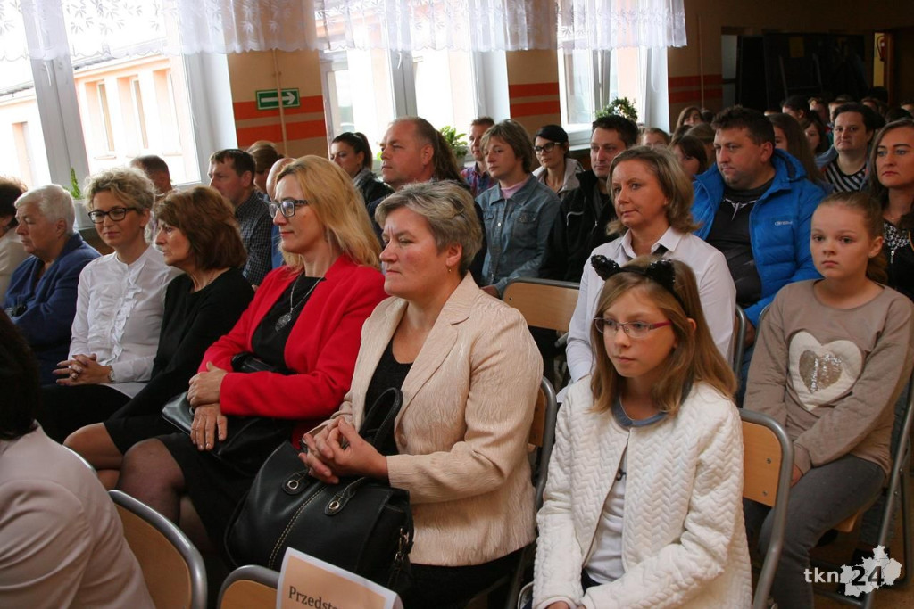 Wmurowali akt erekcyjny w salę w Kapałowie [fotorelacja]