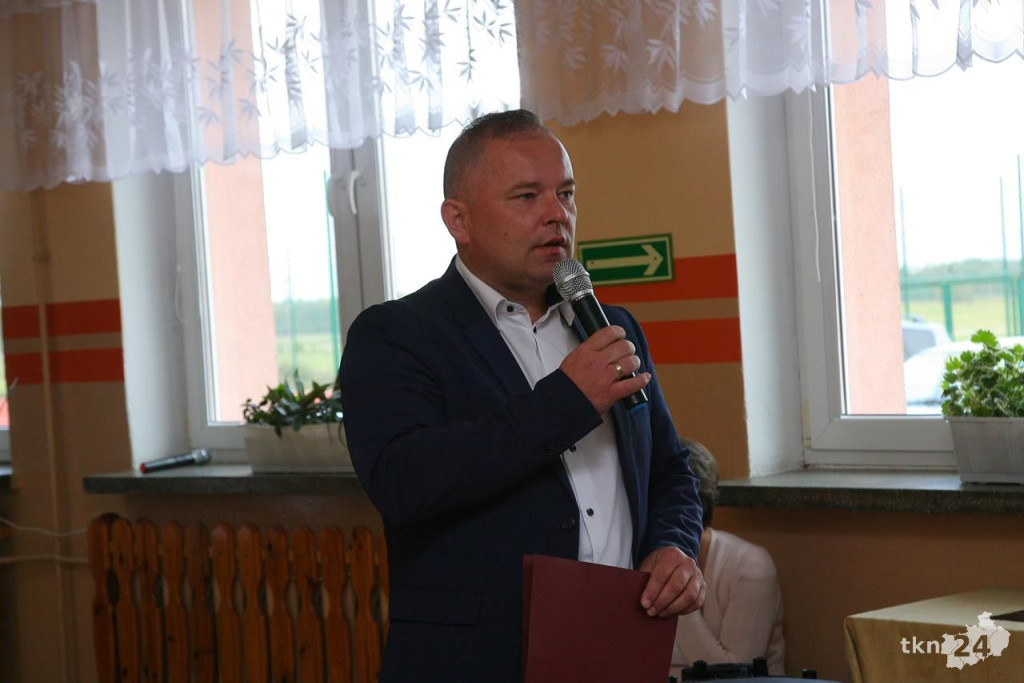 Wmurowali akt erekcyjny w salę w Kapałowie [fotorelacja]