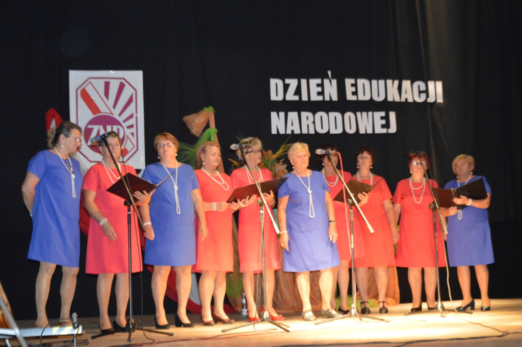 Nauczyciele i dyrektorzy nagrodzeni w Stąporkowie [zdjęcia]