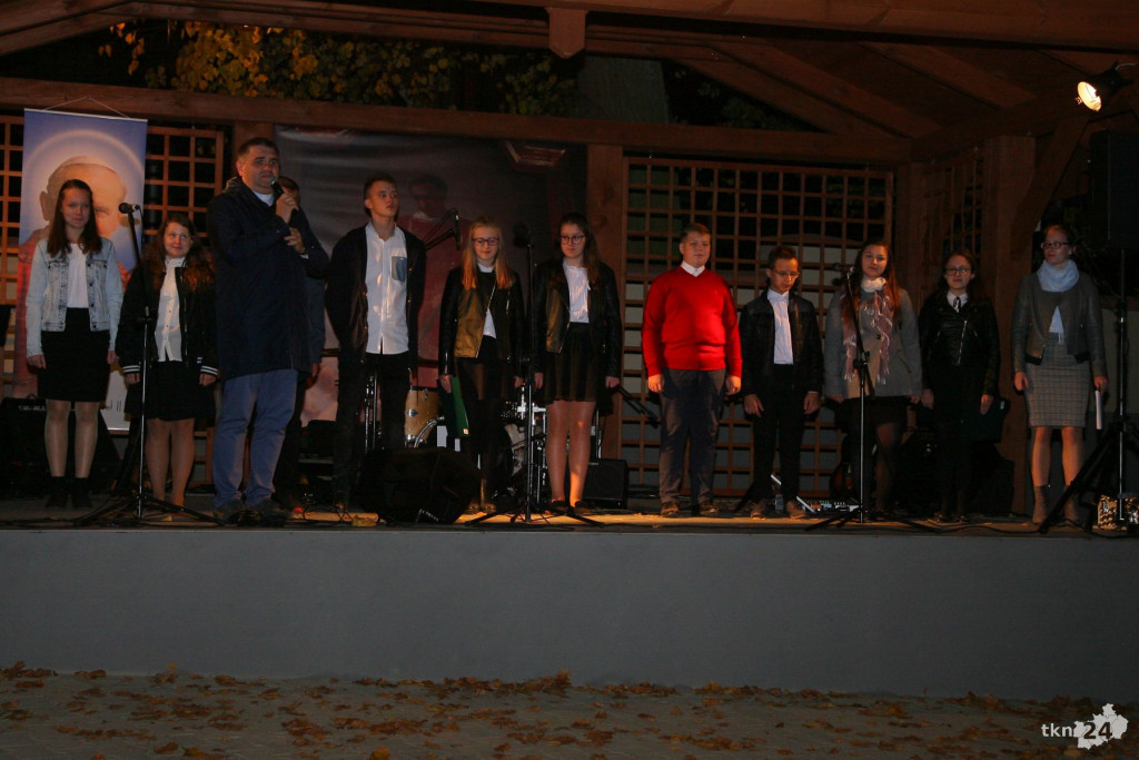 Lipa: Dzień Papieski i koncert Tomasza Kamińskiego [wideo, zdjęcia]