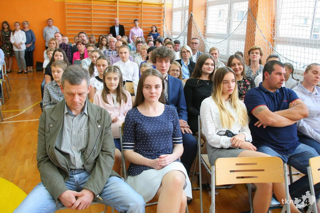 Najlepsi uczniowie gminy Końskie nagrodzeni! [wideo, zdjęcia]