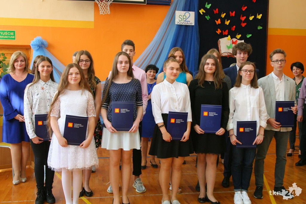 Najlepsi uczniowie gminy Końskie nagrodzeni! [wideo, zdjęcia]