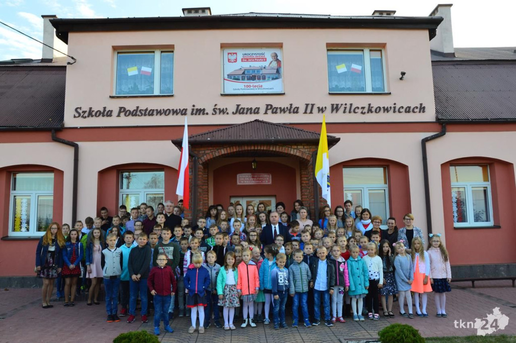 Wilczkowice: Nadali imię szkole na jej setne urodziny! [wideo, zdjęcia]