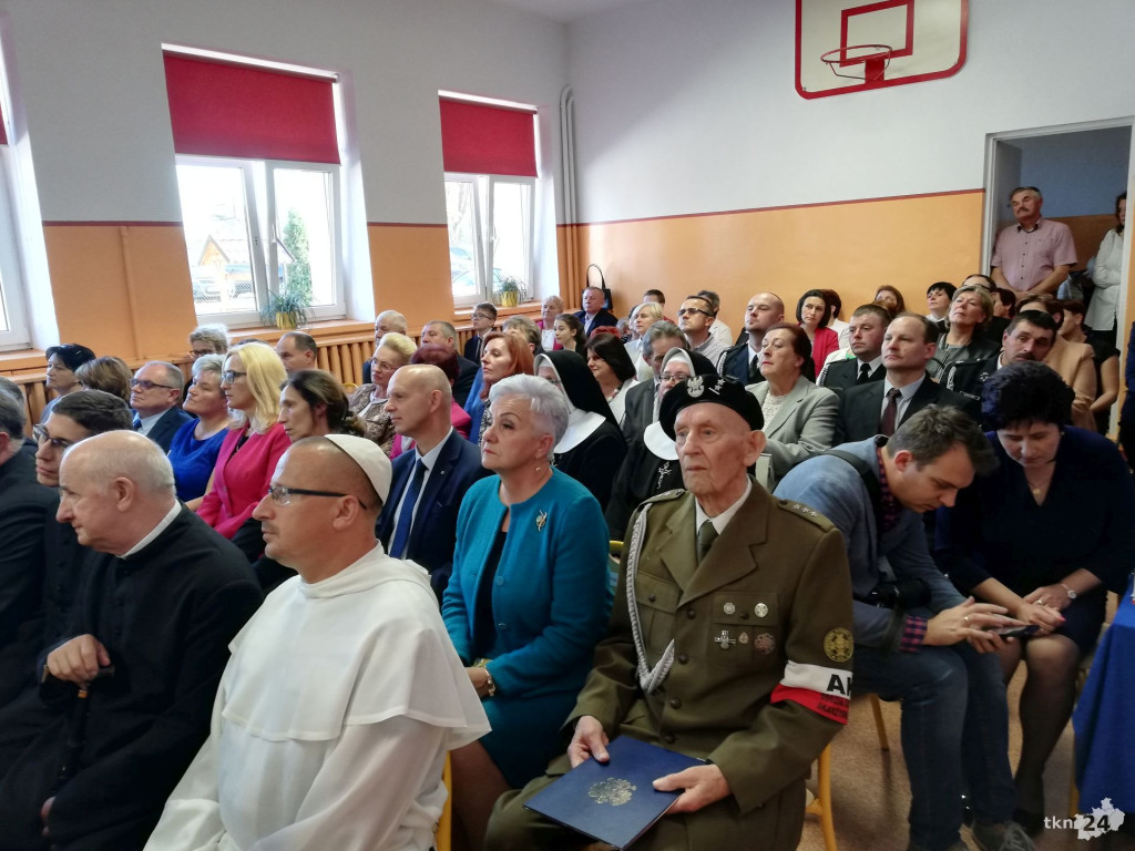 Wilczkowice: Nadali imię szkole na jej setne urodziny! [wideo, zdjęcia]