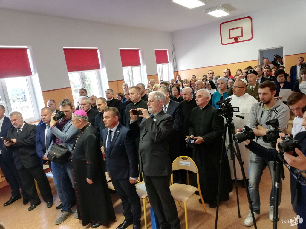 Wilczkowice: Nadali imię szkole na jej setne urodziny! [wideo, zdjęcia]