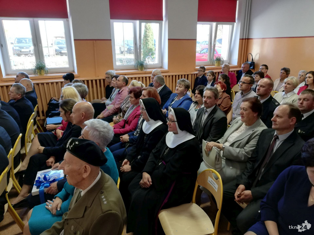 Wilczkowice: Nadali imię szkole na jej setne urodziny! [wideo, zdjęcia]