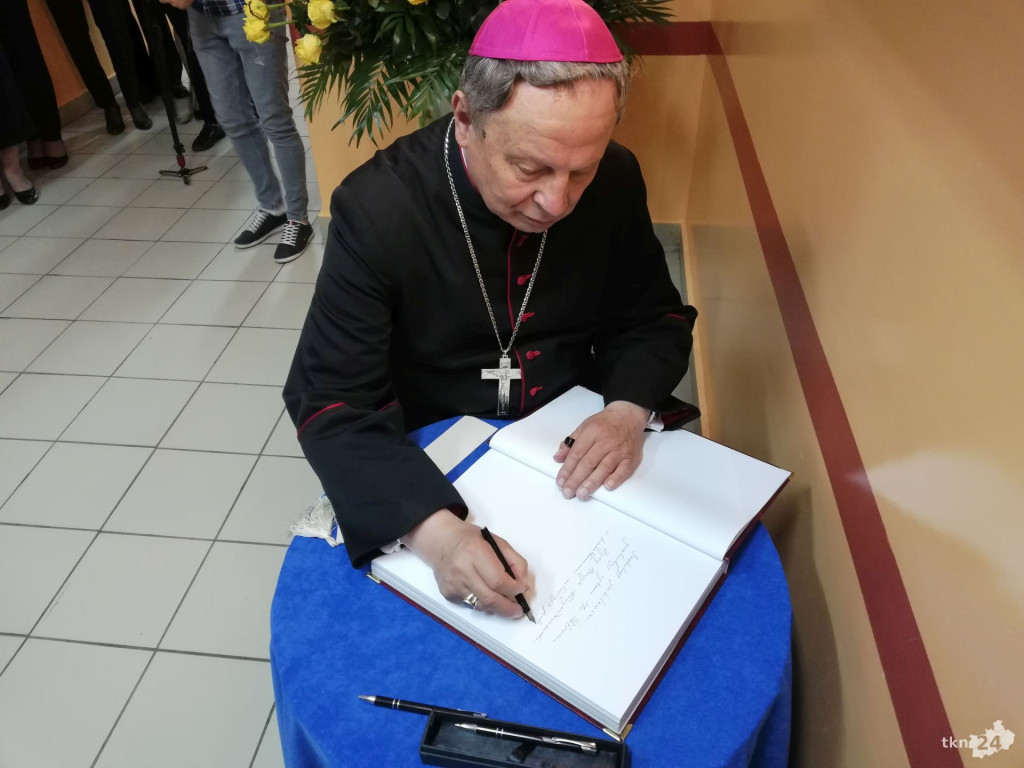 Wilczkowice: Nadali imię szkole na jej setne urodziny! [wideo, zdjęcia]