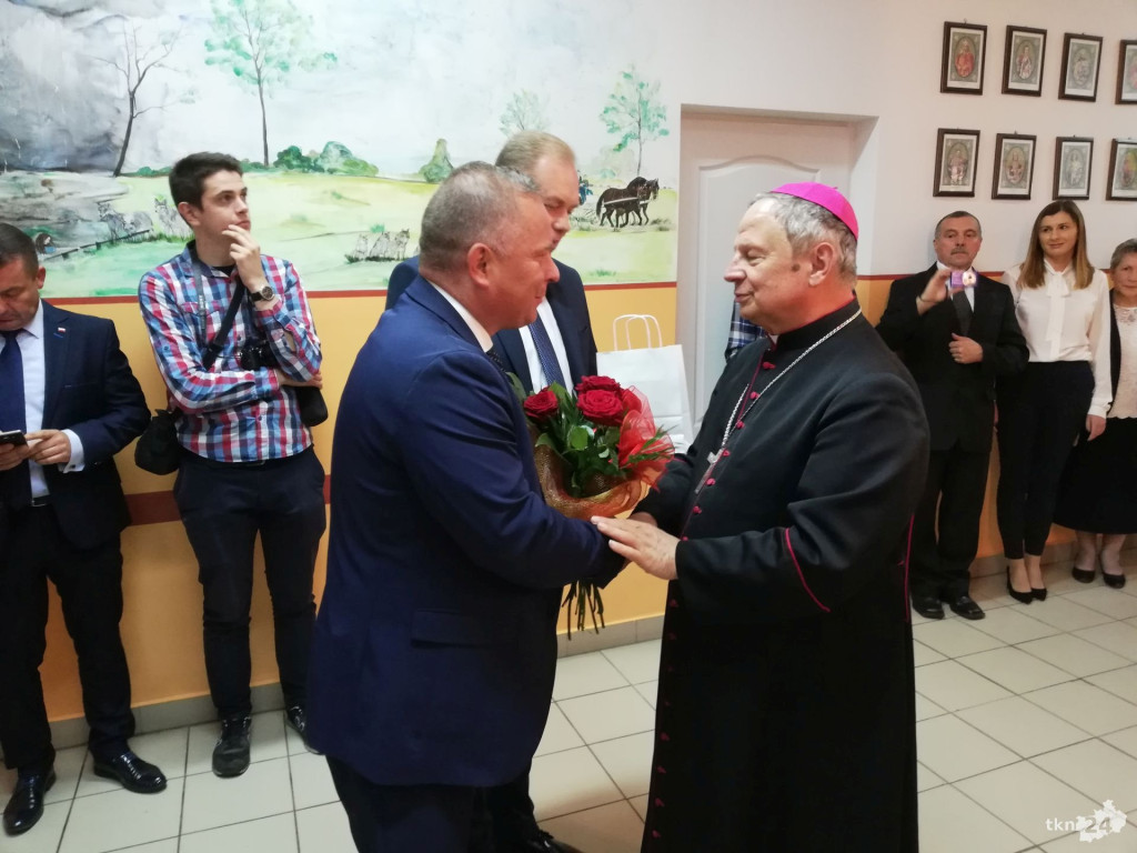Wilczkowice: Nadali imię szkole na jej setne urodziny! [wideo, zdjęcia]