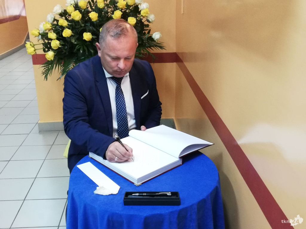Wilczkowice: Nadali imię szkole na jej setne urodziny! [wideo, zdjęcia]
