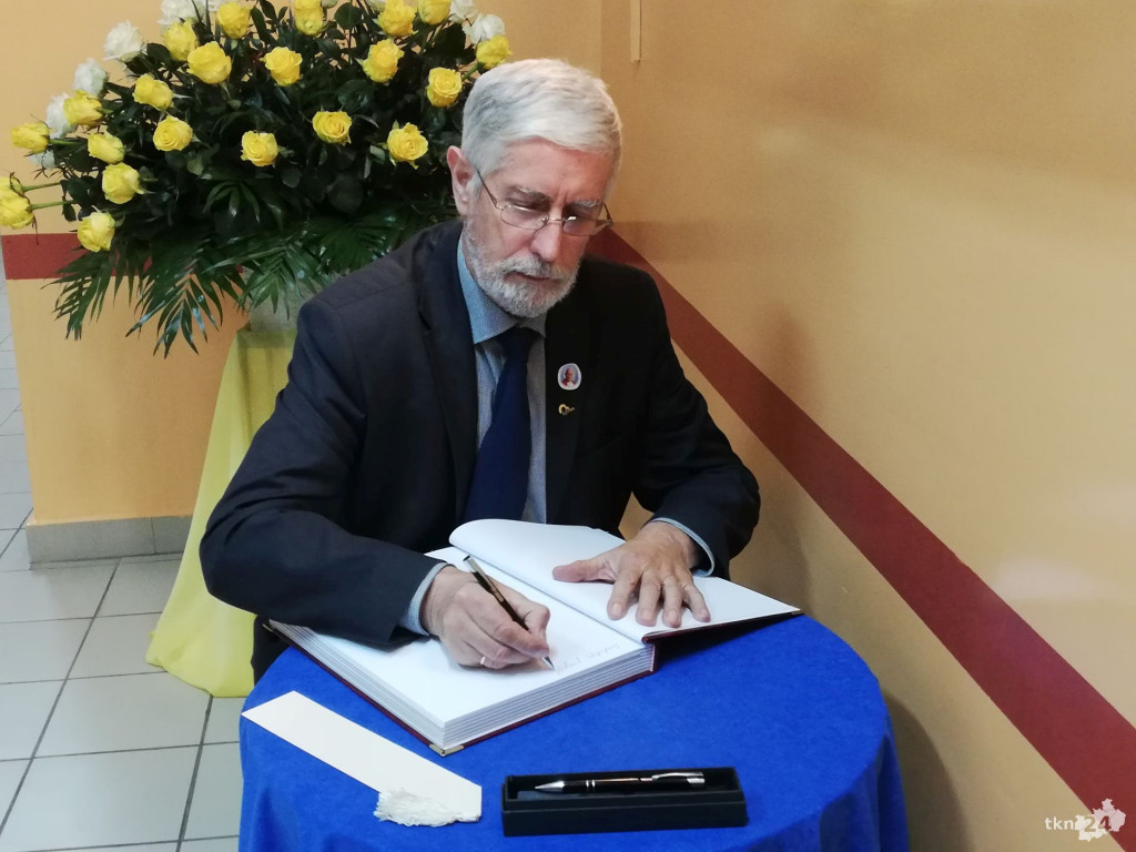 Wilczkowice: Nadali imię szkole na jej setne urodziny! [wideo, zdjęcia]