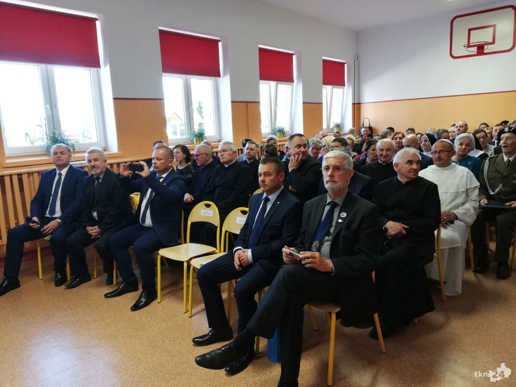 Wilczkowice: Nadali imię szkole na jej setne urodziny! [wideo, zdjęcia]