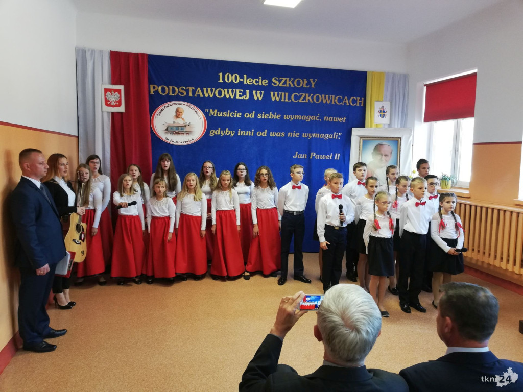 Wilczkowice: Nadali imię szkole na jej setne urodziny! [wideo, zdjęcia]