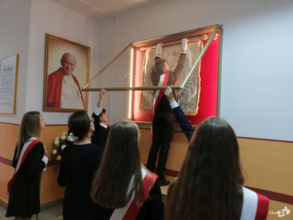 Wilczkowice: Nadali imię szkole na jej setne urodziny! [wideo, zdjęcia]