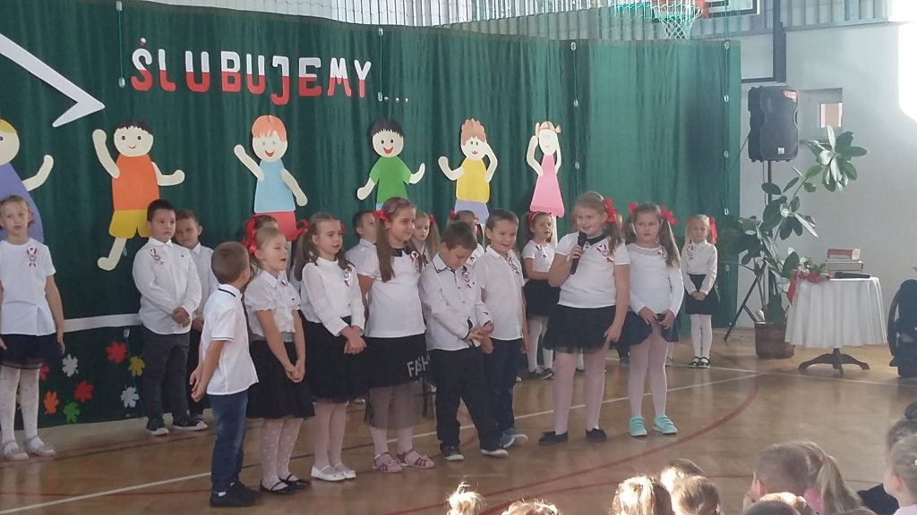 Pierwszoklasiści ślubowali podczas Dnia Edukacji Narodowej [zdjęcia]