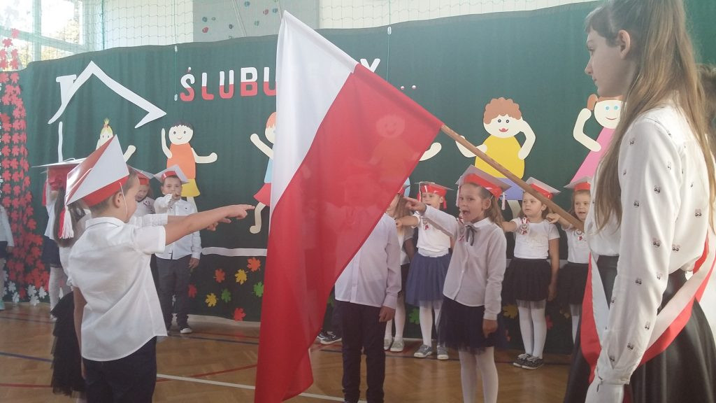 Pierwszoklasiści ślubowali podczas Dnia Edukacji Narodowej [zdjęcia]