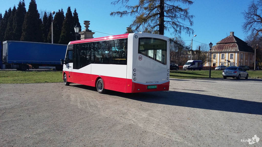 Końskie: Kolejny autobus i pierwsze prace związane z dworcem przesiadkowym [zdjęcia]
