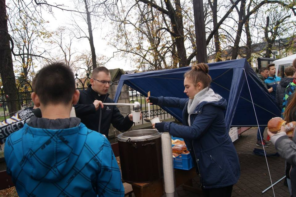 400 osób wzięło udział w Apelu Młodych w Końskich [zdjęcia]