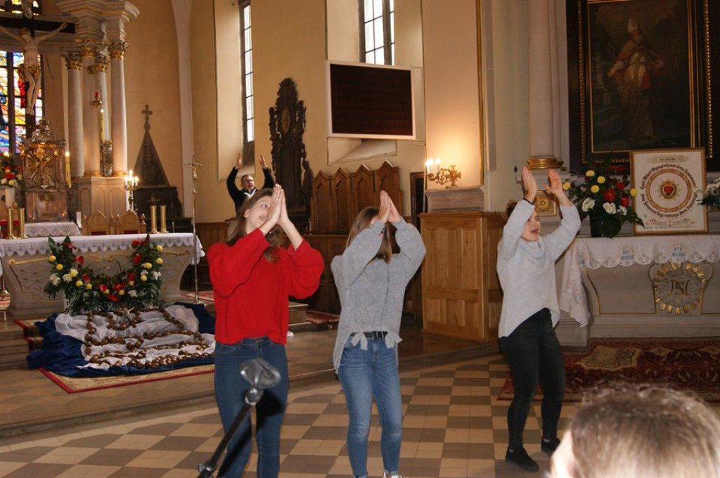 400 osób wzięło udział w Apelu Młodych w Końskich [zdjęcia]
