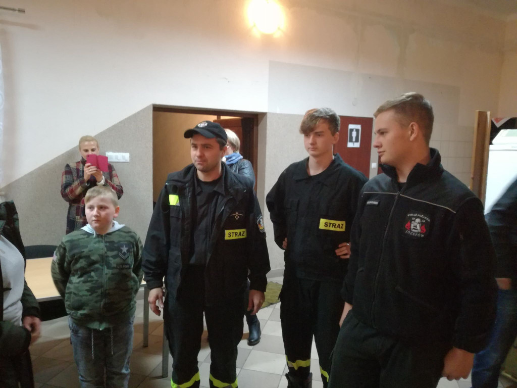 Strażacy niosą pomoc dla pogorzelców z Wólki Plebańskiej [zdjęcia, wideo]