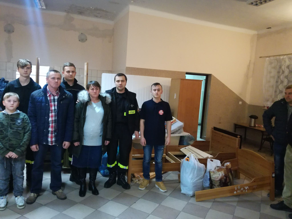 Strażacy niosą pomoc dla pogorzelców z Wólki Plebańskiej [zdjęcia, wideo]