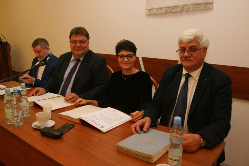Radni ostatni raz spotkali się w kadencji 2014-2018 [wideo, zdjęcia]