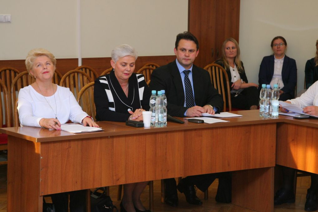 Radni ostatni raz spotkali się w kadencji 2014-2018 [wideo, zdjęcia]