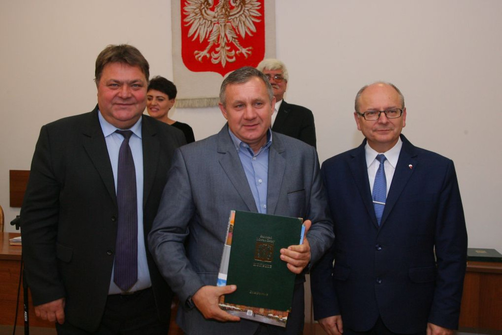 Radni ostatni raz spotkali się w kadencji 2014-2018 [wideo, zdjęcia]