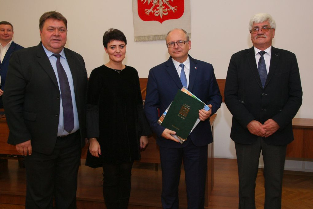Radni ostatni raz spotkali się w kadencji 2014-2018 [wideo, zdjęcia]