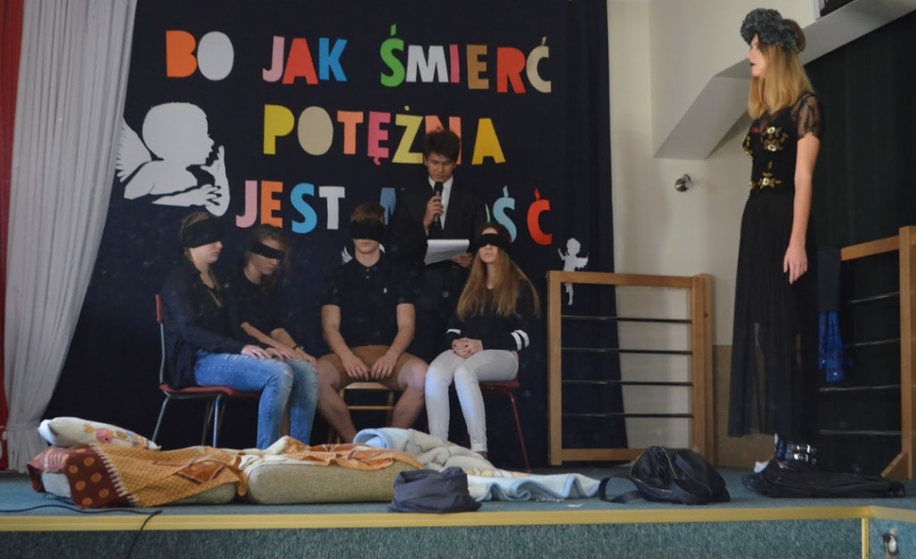 Tradycyjnie w I LO zamiast Halloween odbył się Dzień Anioła! [zdjęcia]