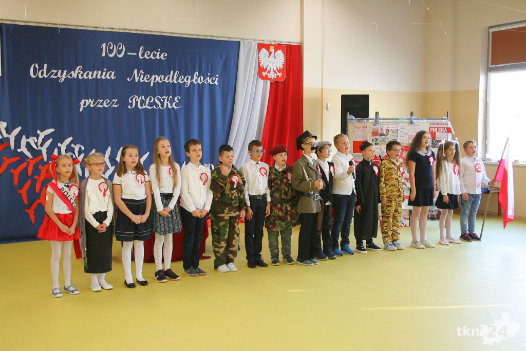 O Niepodległej pamiętali w koneckich szkołach [wideo, zdjęcia]
