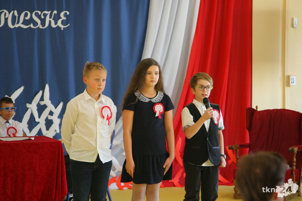O Niepodległej pamiętali w koneckich szkołach [wideo, zdjęcia]