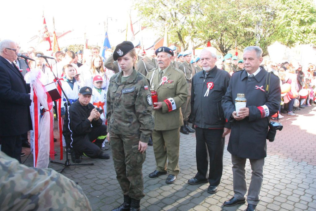 W wielkim pochodzie świętowano Dzień Niepodległości w Końskich [Fotorelacja]
