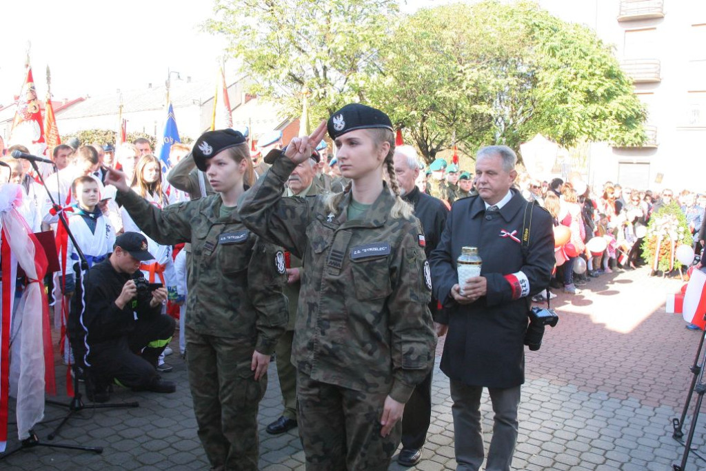 W wielkim pochodzie świętowano Dzień Niepodległości w Końskich [Fotorelacja]