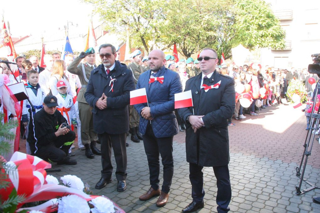 W wielkim pochodzie świętowano Dzień Niepodległości w Końskich [Fotorelacja]
