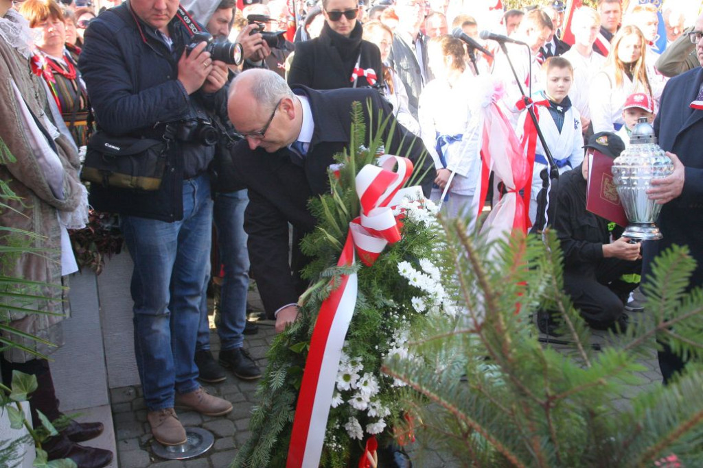 W wielkim pochodzie świętowano Dzień Niepodległości w Końskich [Fotorelacja]