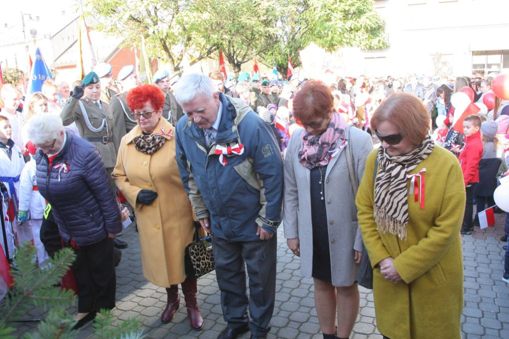 W wielkim pochodzie świętowano Dzień Niepodległości w Końskich [Fotorelacja]