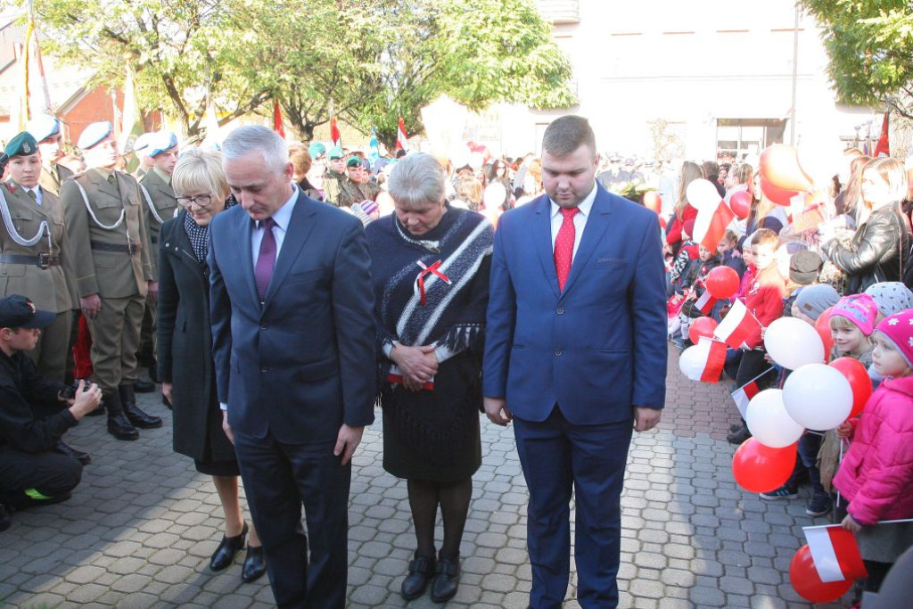 W wielkim pochodzie świętowano Dzień Niepodległości w Końskich [Fotorelacja]