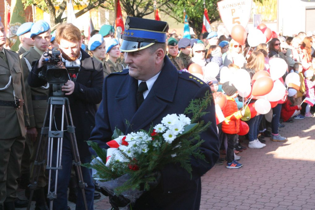 W wielkim pochodzie świętowano Dzień Niepodległości w Końskich [Fotorelacja]